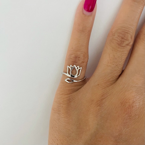 Sterling silver lotus ring, lotus flower ring, flower ring, silver lotus ring - Picture 10 of 11